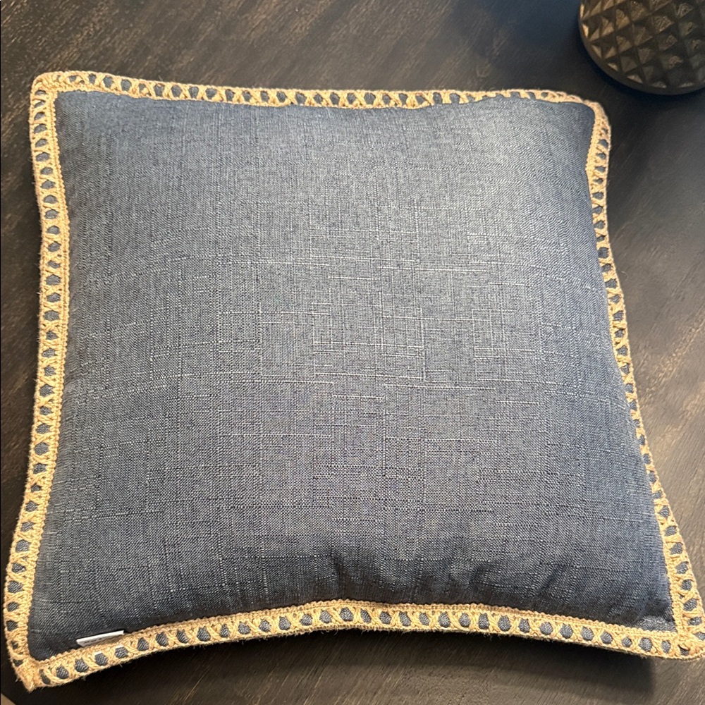NordECO throw pillow EUC